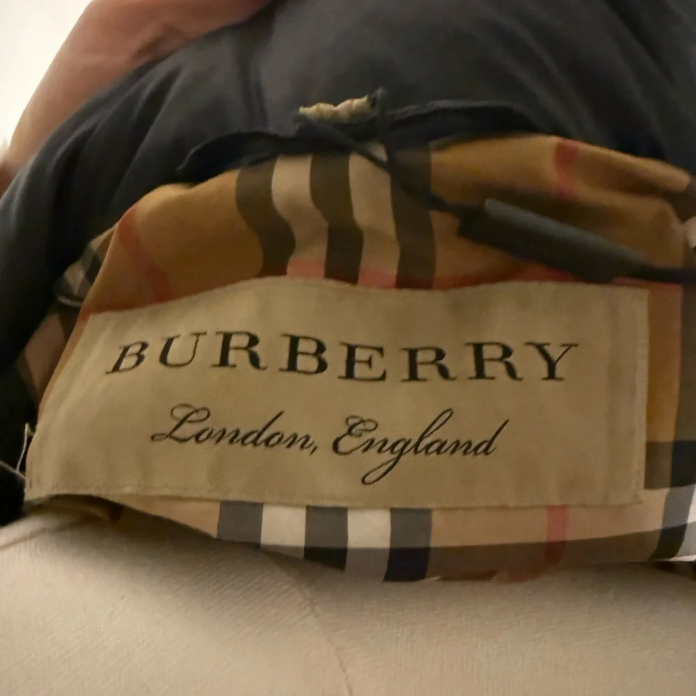Burberry London Black Belted Down Puffer Coat w/ Removable Faux Fur Hood – XL - Picture 12 of 15